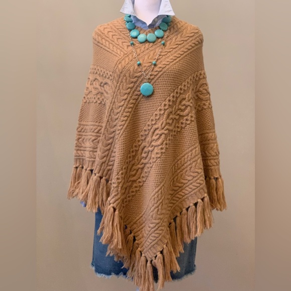 Ralph Lauren Poncho - Picture 1 of 10